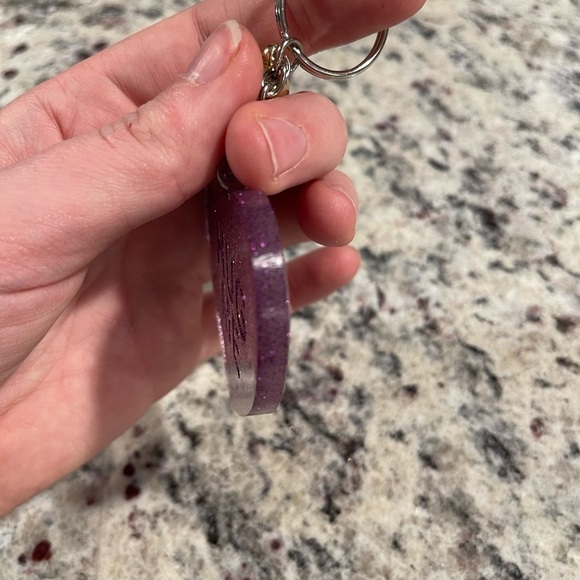 🎉🎉HP🎉🎉 Handmade "HUG ME" Keychain - Picture 3 of 6